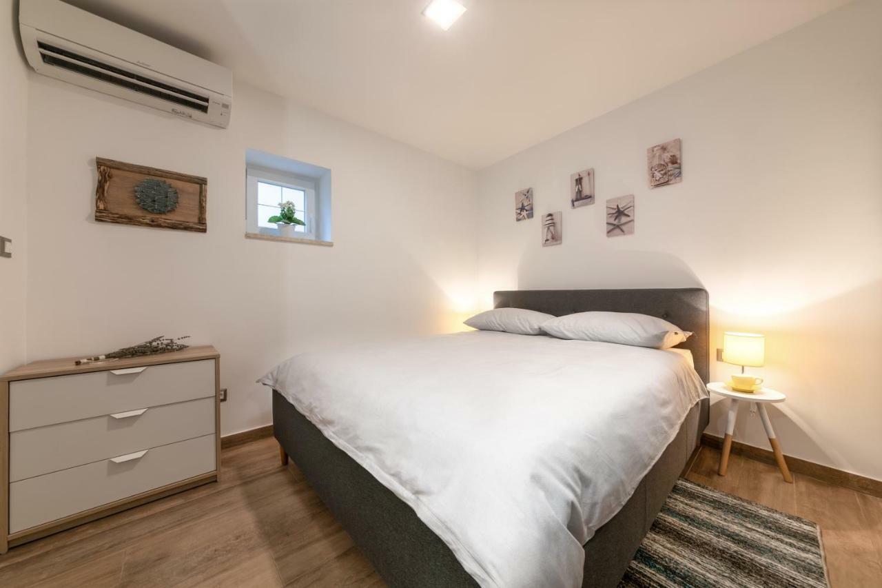 Mariva Downtown Studio Ровінь Екстер'єр фото