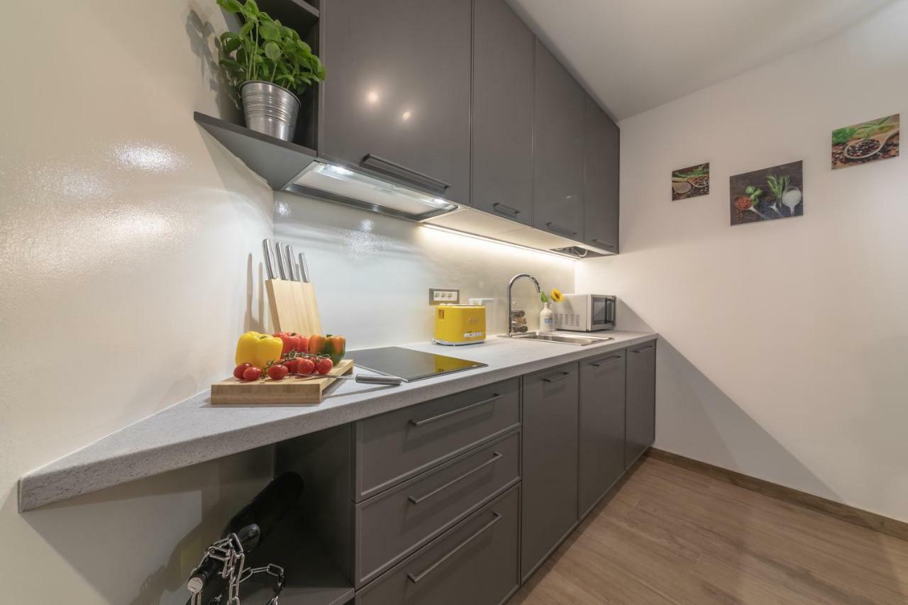Mariva Downtown Studio Ровінь Екстер'єр фото