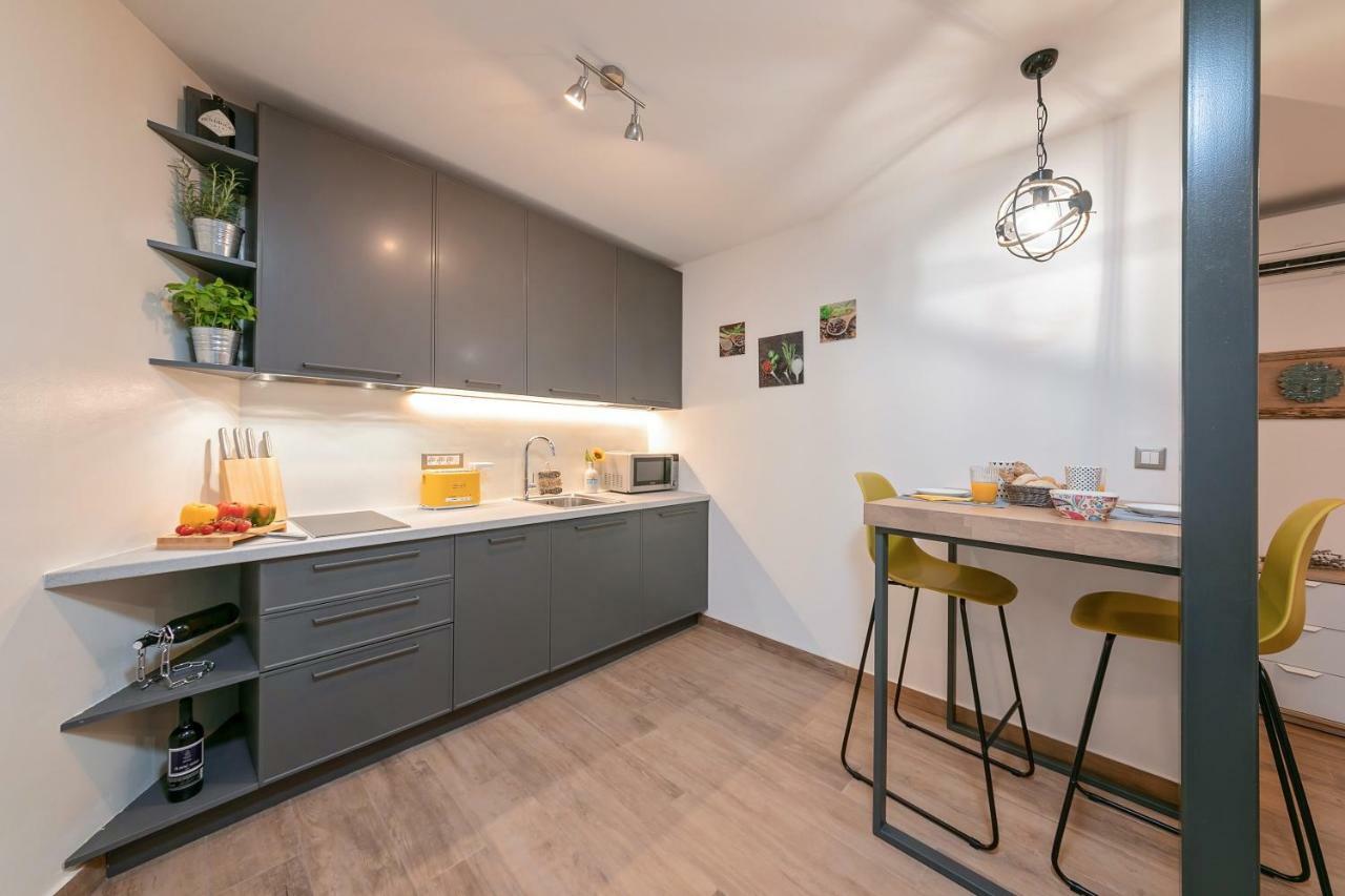 Mariva Downtown Studio Ровінь Екстер'єр фото
