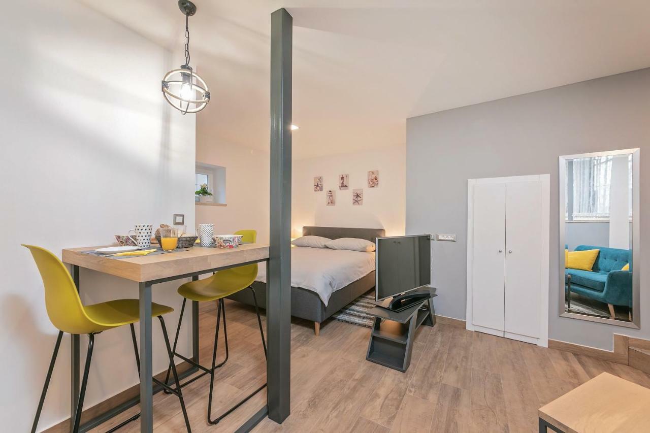 Mariva Downtown Studio Ровінь Екстер'єр фото